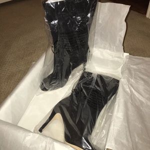 Calvin Klein Kaiya Black & Metallic 6M NWB